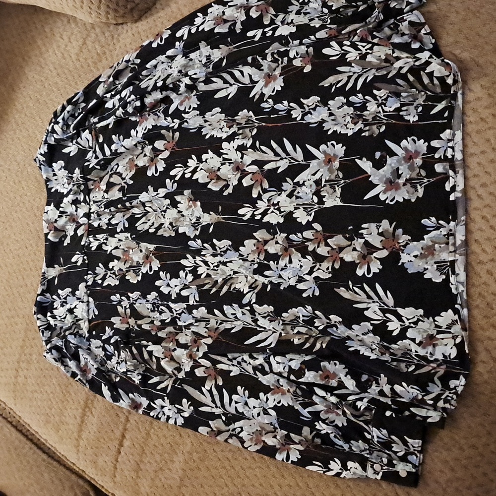 WHBM White House Black Market Womens Long Sleeve V Neck Dressy Shirt SZ: Medium - Picture 6 of 6